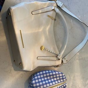Absolutely Gorgeous white leather Brahmin Bag 😯